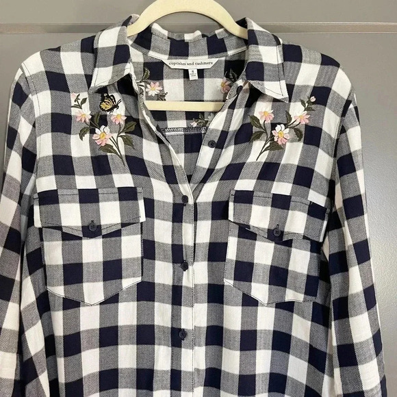 Cupcakes And Cashmere Check Floral Embroidery Collared Button Down Shirt Small - Picture 3 of 11